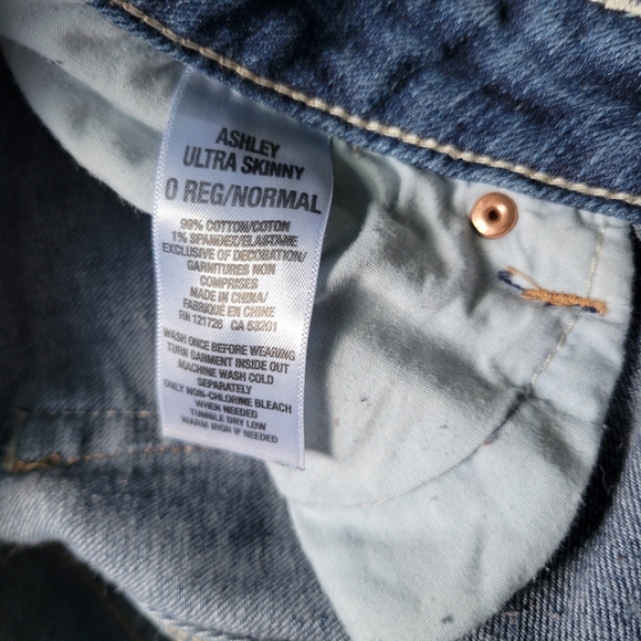 Aeropostale Juniors size 0, Ashley Ultra Skinny blue jeans, like new condition - Picture 2 of 9
